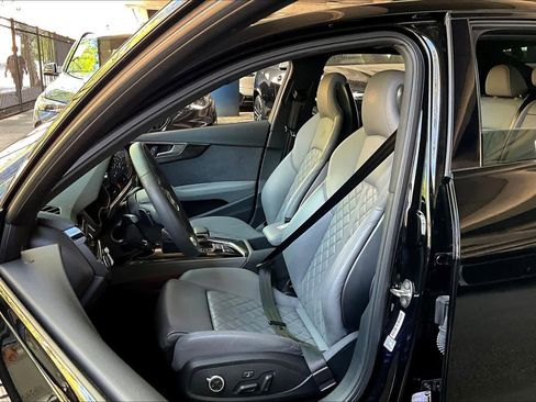 Used 2023 Audi S4 Prestige image 7