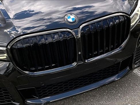 Used 2020 BMW 740i w/ M Sport Package RWD image 33