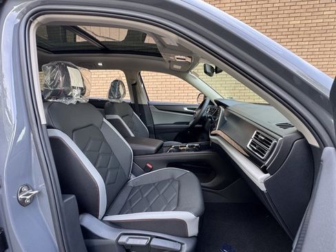 New 2026 Volkswagen Atlas Peak Edition AWD/4WD image 6