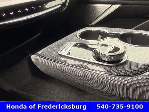 Used 2025 Cadillac Optiq Luxury 1 AWD/4WD image 40