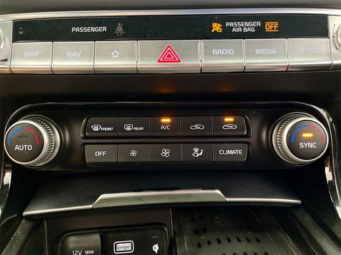 Used 2022 Kia Stinger GT2 image 16