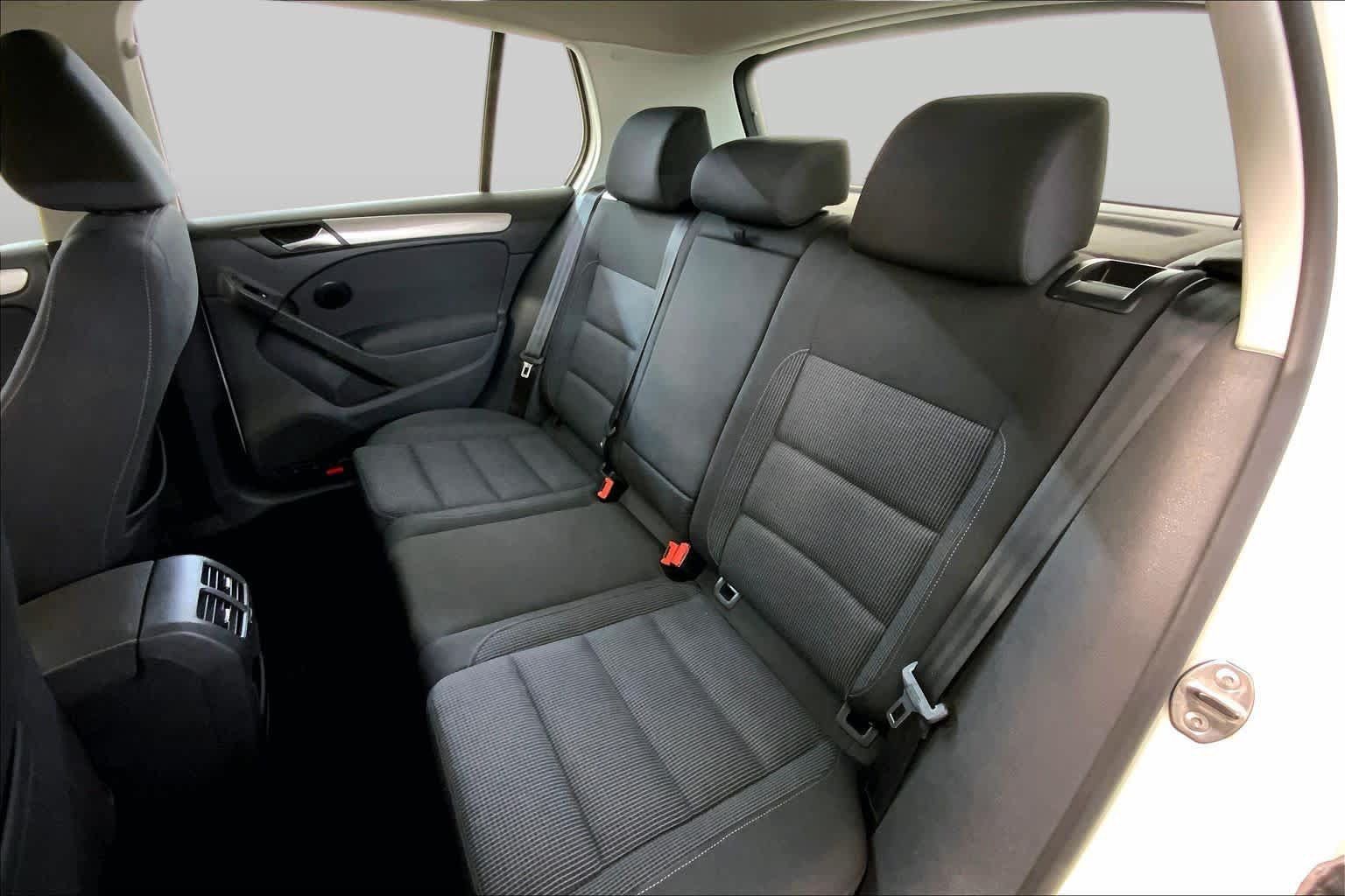 Used 2013 Volkswagen Golf 4-Door FWD image 20