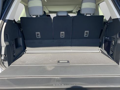 New 2025 Ford Expedition Active image 8