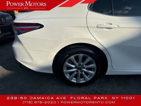 Used 2019 Toyota Camry L image 8