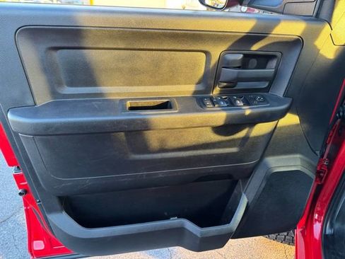 Used 2015 RAM 2500 Tradesman w/ Chrome Appearance Group image 11