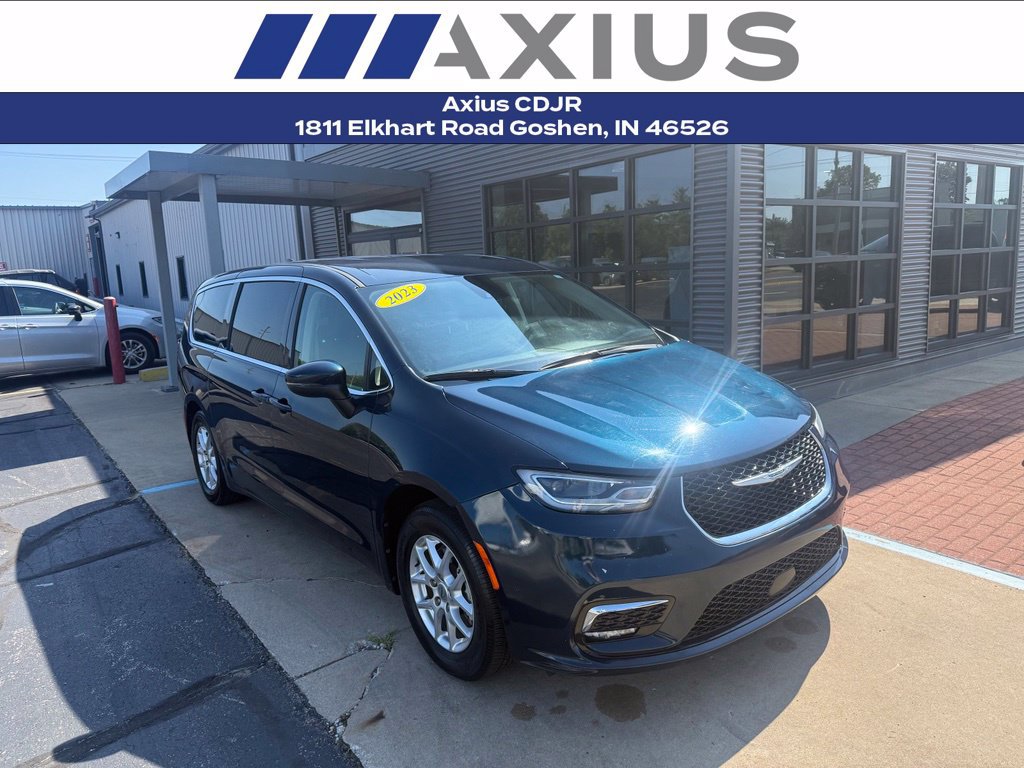 Used 2023 Chrysler Pacifica Touring-L FWD image 1