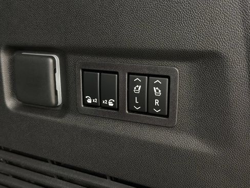 Used 2026 GMC Yukon XL Denali Ultimate w/ LPO, Floor Liner Package AWD/4WD image 15
