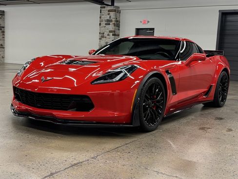 Used 2016 Chevrolet Corvette Z06 w/ Battery Protection Package RWD image 3