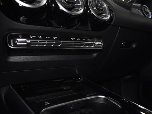 Certified 2024 Mercedes-Benz GLA 35 AMG 4MATIC image 27
