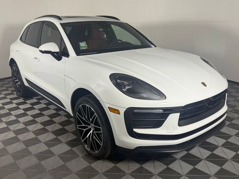 New 2026 Porsche Macan image 9