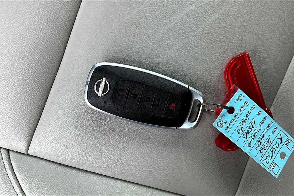 Certified 2025 Nissan Murano SV AWD/4WD image 34