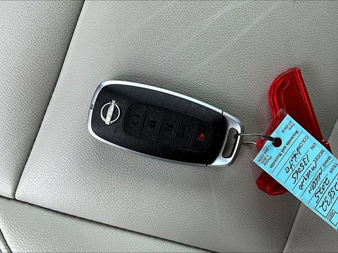 Certified 2025 Nissan Murano SV AWD/4WD image 34