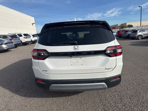 Used 2025 Honda Pilot EX-L image 4