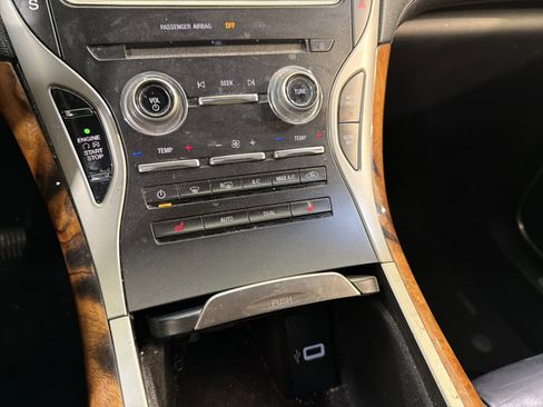 Used 2016 Lincoln MKX Select w/ Select Plus Package image 19