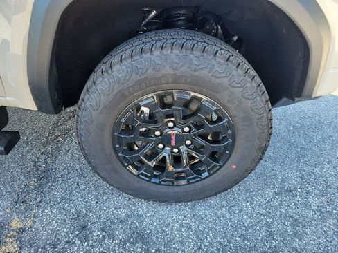 New 2026 GMC Canyon Elevation w/ Convenience Package RWD image 6