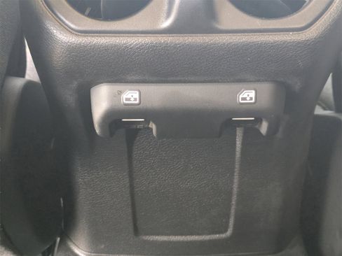 Used 2024 Jeep Gladiator Sport image 21