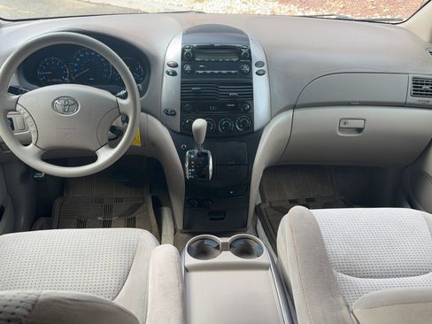 Used 2006 Toyota Sienna LE image 9