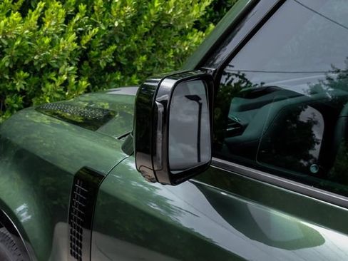 New 2026 Land Rover Defender 130 X-Dynamic SE AWD/4WD image 52