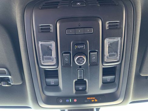 Used 2021 GMC Yukon Denali w/ Denali Ultimate Package AWD/4WD image 33