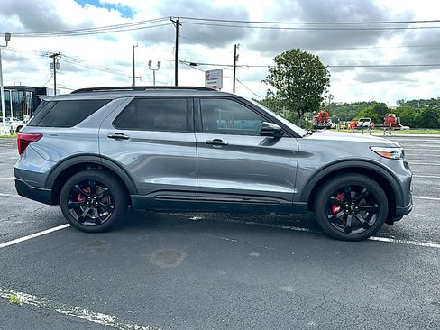 Used 2022 Ford Explorer ST w/ Equipment Group 401A RWD image 9