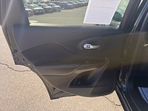 Used 2015 Jeep Cherokee Sport w/ Safety Group image 12