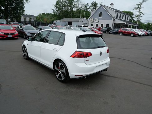 Used 2017 Volkswagen GTI SE FWD image 5