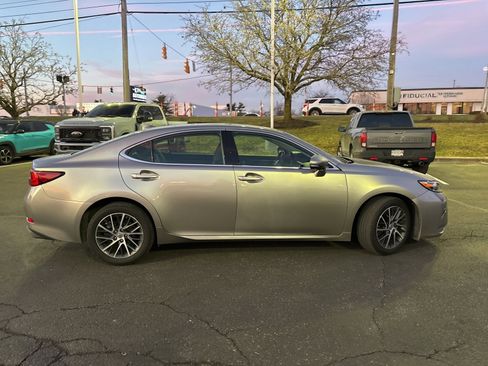 Used 2017 Lexus ES 350 image 8