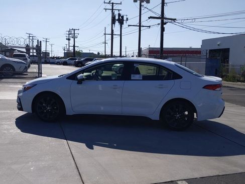 Used 2023 Toyota Corolla SE w/ SE Premium Package image 7