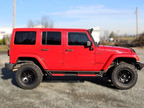 Used 2014 Jeep Wrangler Unlimited Rubicon w/ Max Tow Package image 8