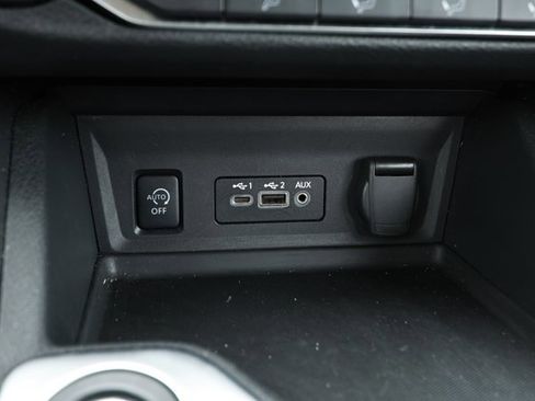 Used 2024 Nissan Sentra SV FWD image 19