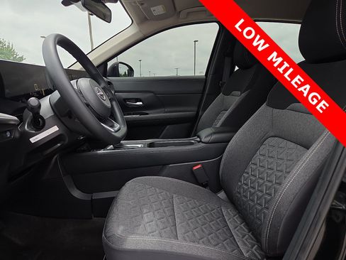 Used 2025 Nissan Kicks SV FWD image 15