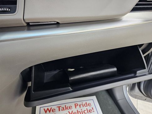 Used 2015 Toyota Sienna LE image 32