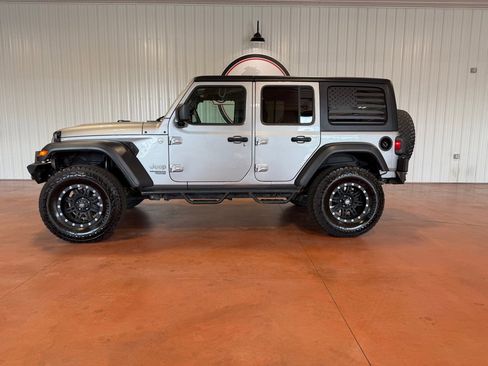 Used 2020 Jeep Wrangler Unlimited Sport AWD/4WD image 3