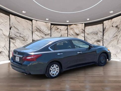 Used 2018 Nissan Altima 2.5 S w/ S Convenience Package FWD image 13