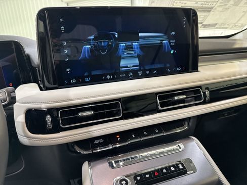 New 2026 Lincoln Aviator Premiere image 20