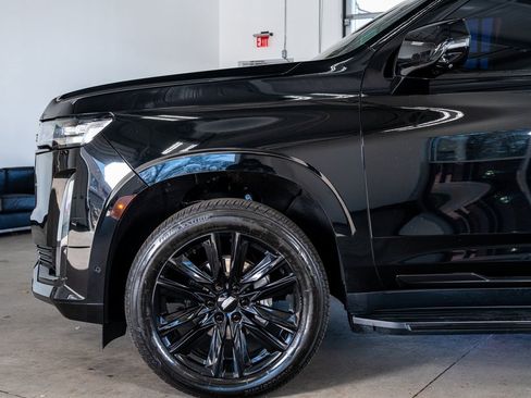 Used 2022 Cadillac Escalade Premium Luxury image 9