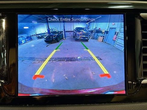 Used 2017 Chrysler Pacifica Touring-L image 14