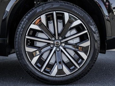 New 2026 Volvo XC90 B6 Plus w/ Protection Package Premier image 16