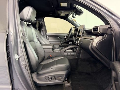 Used 2024 Toyota Tacoma TRD Off-Road w/ TRD Off Road Premium Package AWD/4WD image 31
