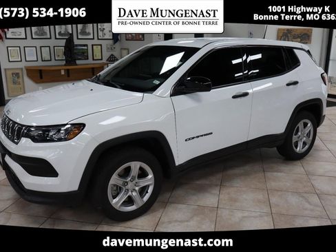 Used 2023 Jeep Compass Sport image 1