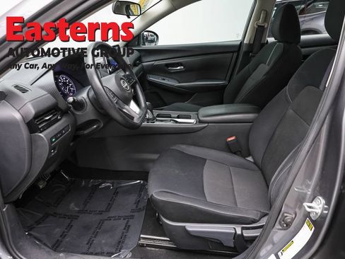 Used 2024 Nissan Sentra SV FWD image 14