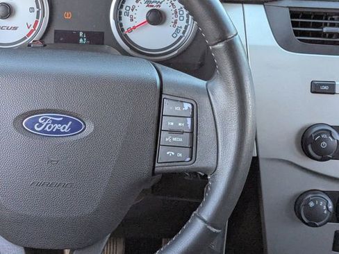 Used 2010 Ford Focus SES image 20