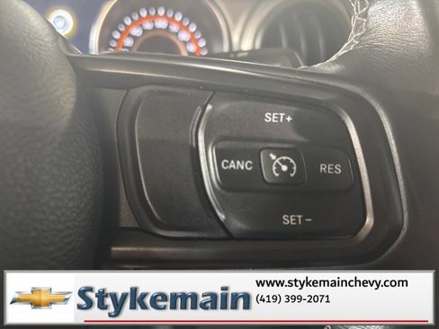 Used 2021 Jeep Gladiator Sport image 18