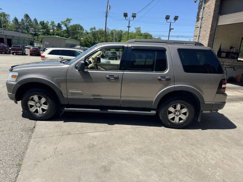 Used 2006 Ford Explorer XLT AWD/4WD image 6