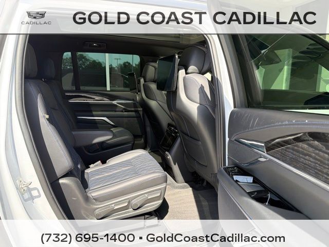Used 2026 Cadillac Escalade IQL Sport 1 w/ LPO, ONYX Package AWD/4WD image 11
