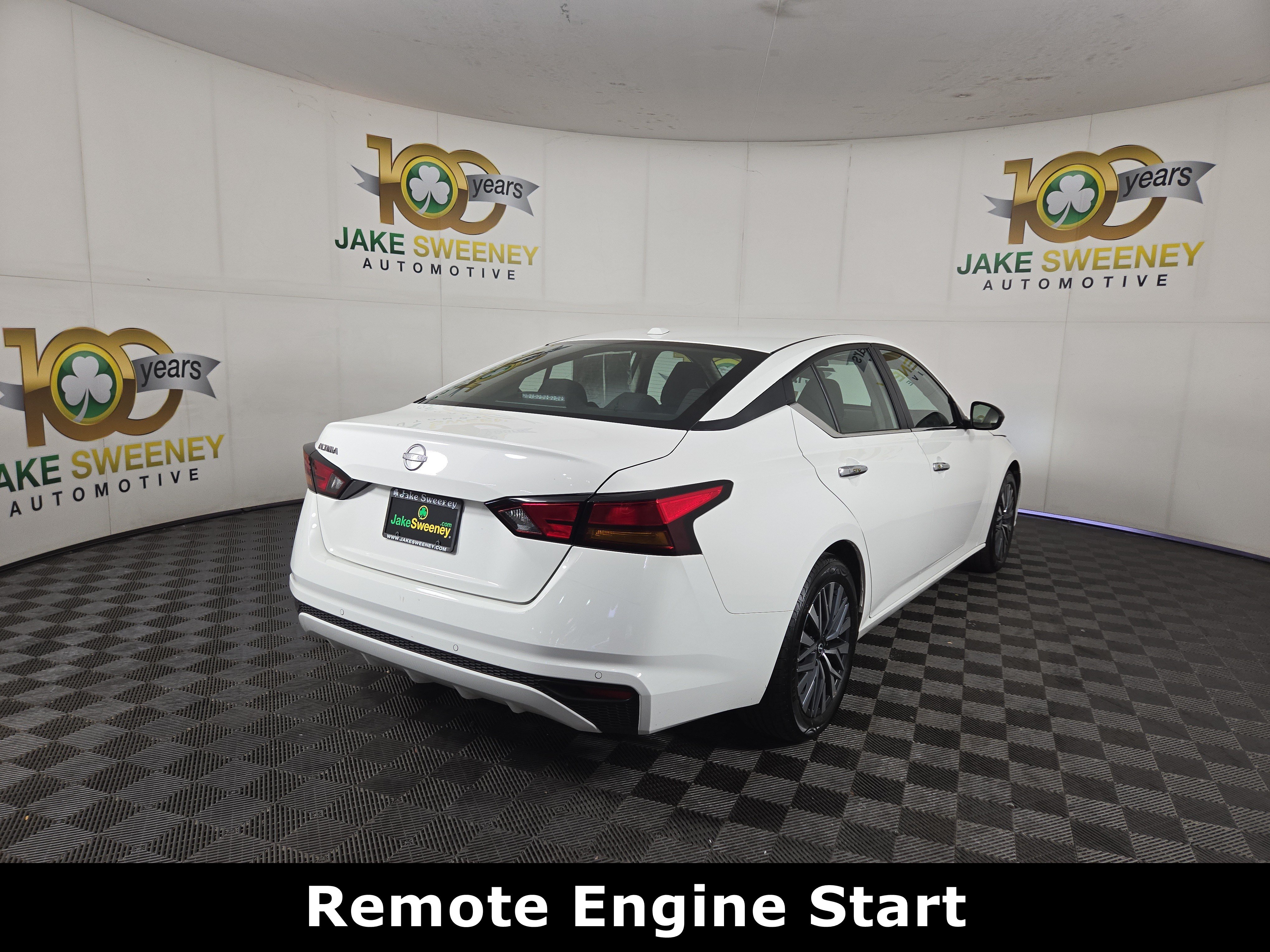 Used 2025 Nissan Altima 2.5 SV FWD image 9