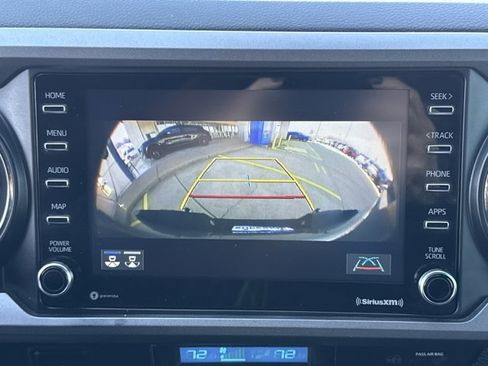 Used 2023 Toyota Tacoma TRD Sport image 9