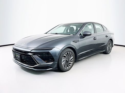Used 2025 Hyundai Sonata SEL FWD image 3