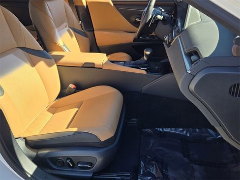 Used 2024 Lexus ES 350 w/ Premium Package image 15