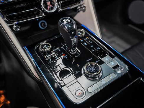 Used 2023 Bentley Flying Spur W12 image 52